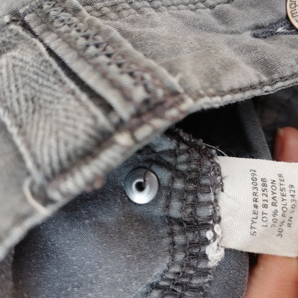 Marrakech grey cargo shorts, size 27 - Picture 8 of 9
